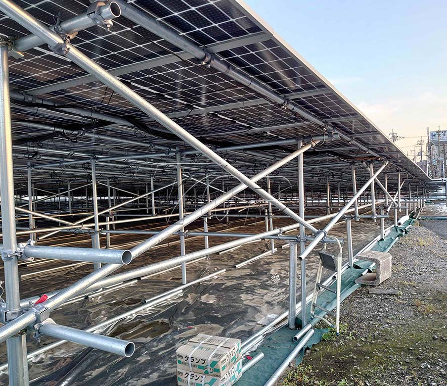 Bei der 2-MW-Solar-Regalsystemlösung kann der Kunde die Zuschnitte und Befestigungen am Installationsort selbst durchführen